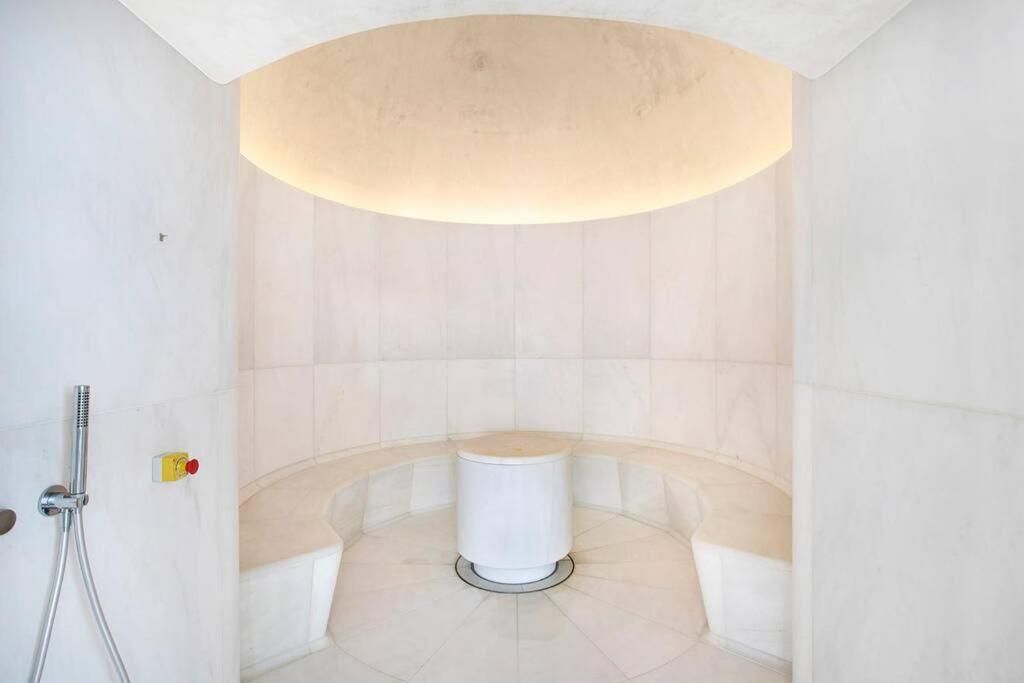 Apartment Cbd Luxury 1br Harbour Views & Premier Facilities Sydney