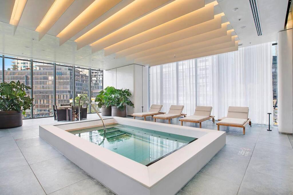 Cbd Luxury 1br Harbour Views & Premier Facilities * Sydney